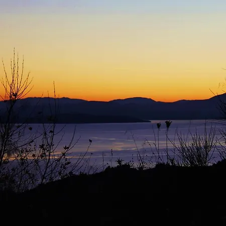 Vateri Guest house *